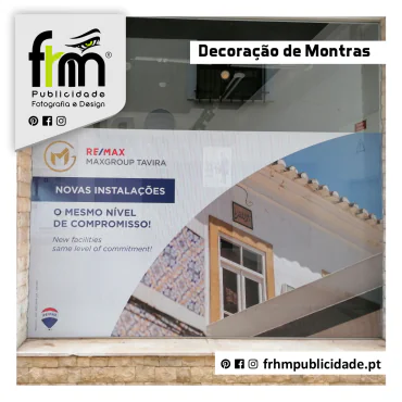 Decoração de Montras . Vinil Microperfurado – Remax Tavira