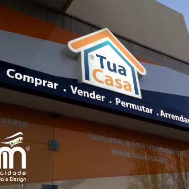 Reclamo Luminoso e Decoração de Porta e Montra
